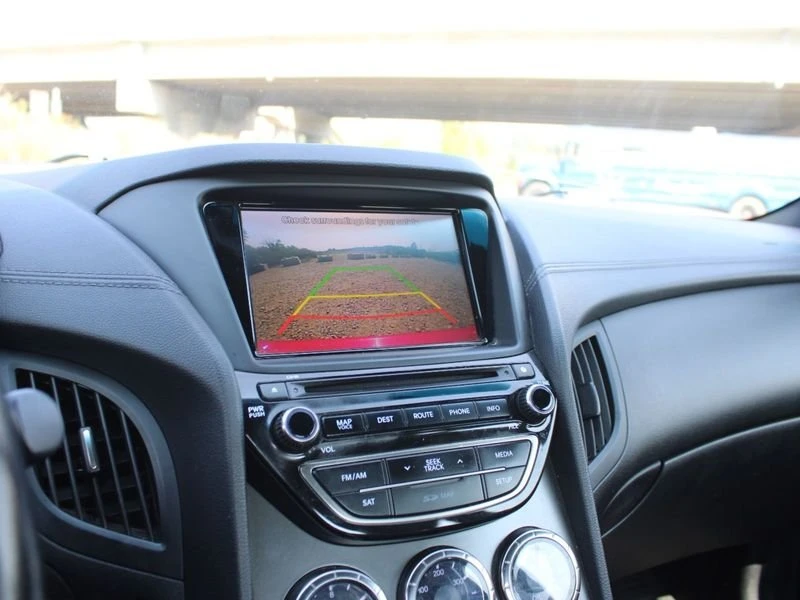 2016 Hyundai Genesis - Image 14 of 16