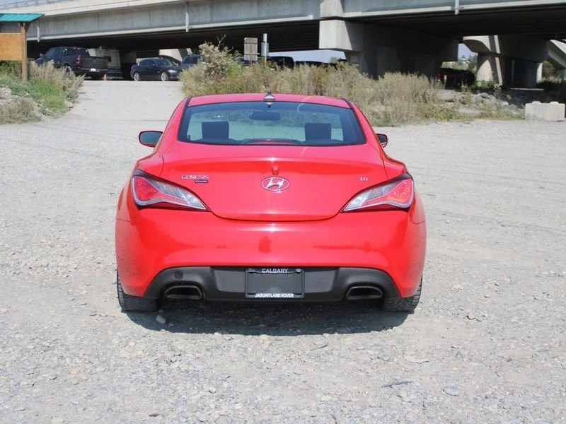 2016 Hyundai Genesis - Image 5 of 16