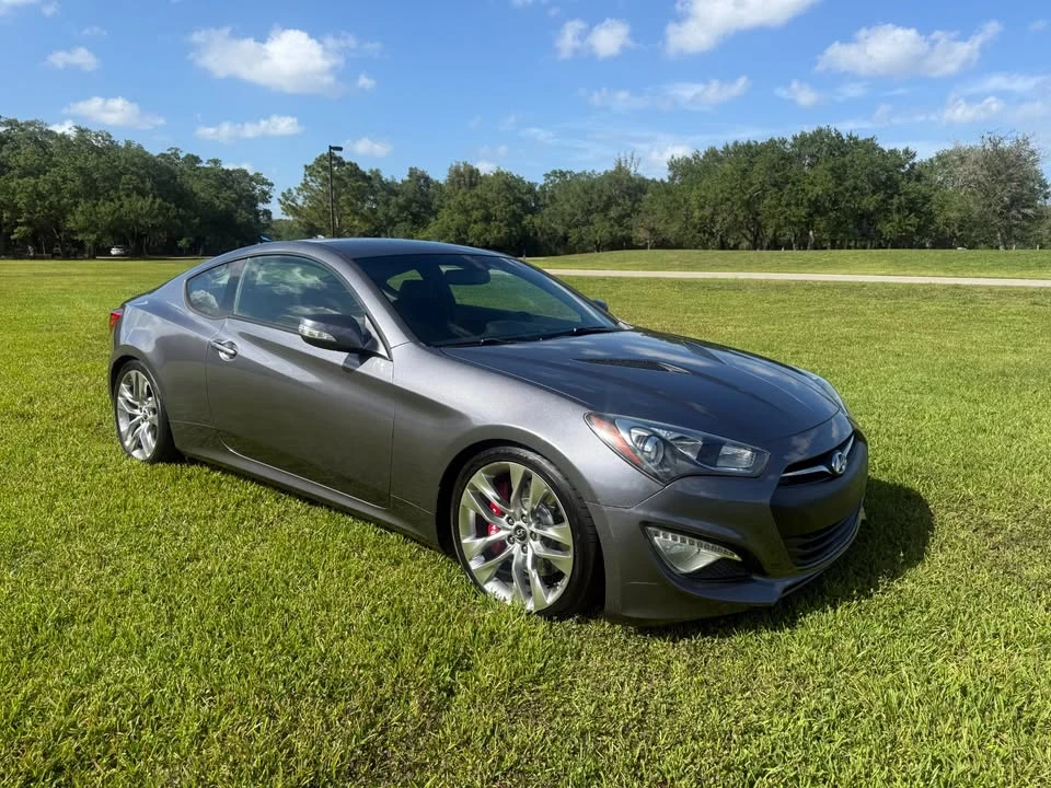 2016 Hyundai Genesis - Image 4 of 19