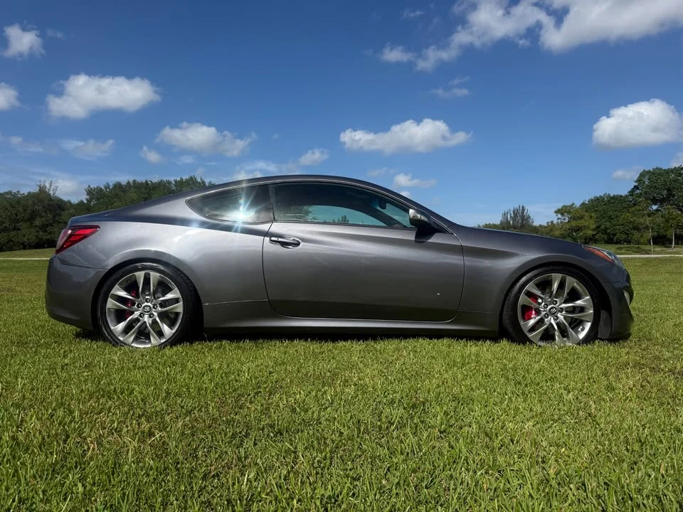 2016 Hyundai Genesis - Image 5 of 19