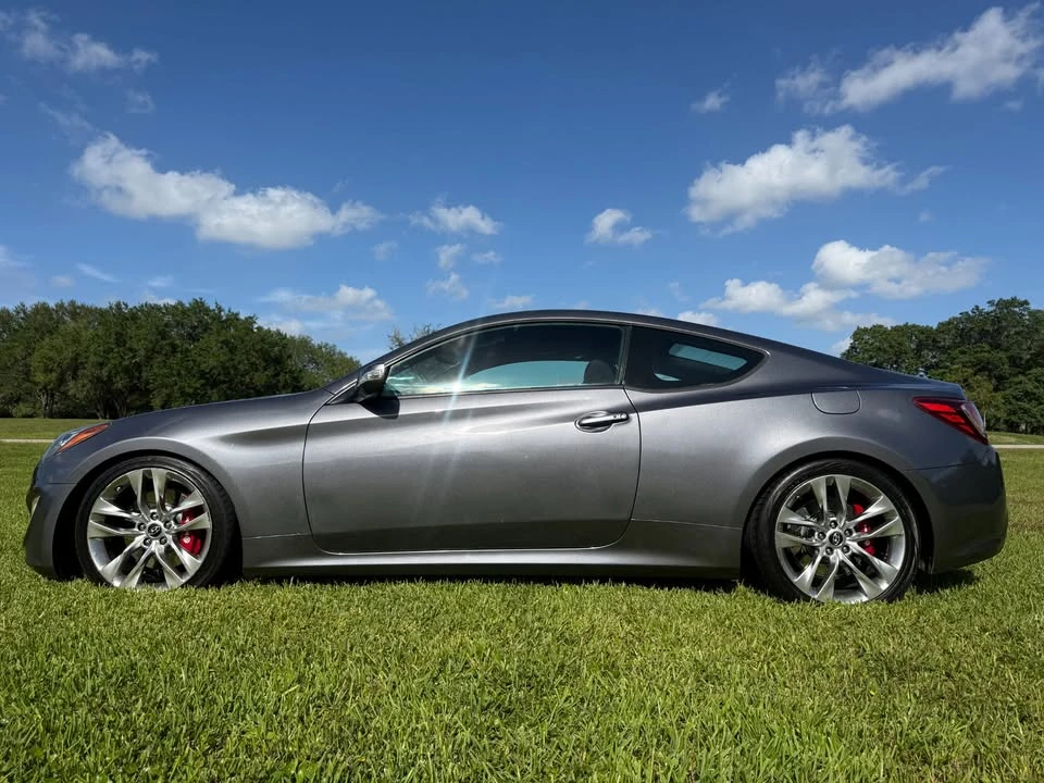 2016 Hyundai Genesis - Image 8 of 19
