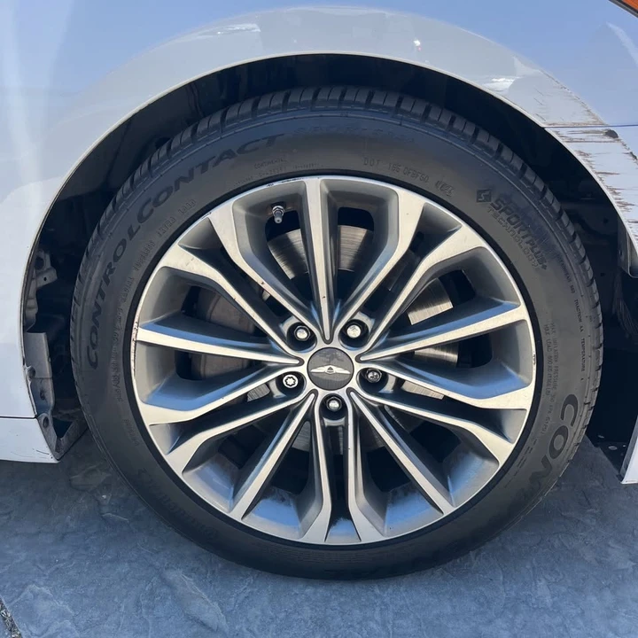 2016 Hyundai Genesis - Image 12 of 13