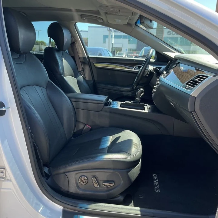 2016 Hyundai Genesis - Image 6 of 13