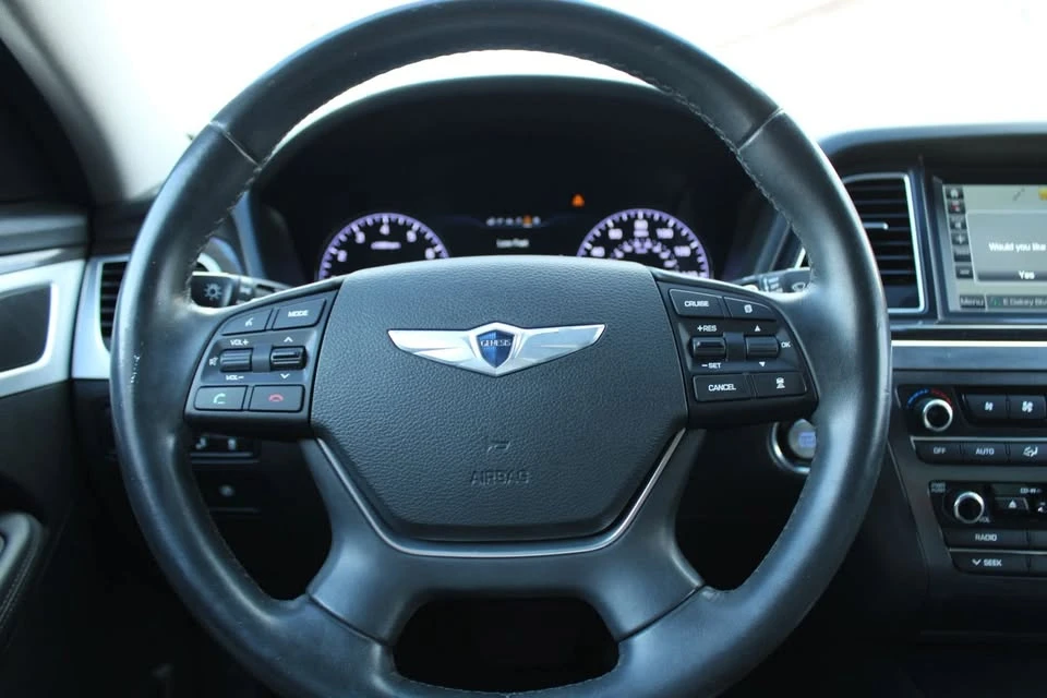 2016 Hyundai Genesis - Image 9 of 20