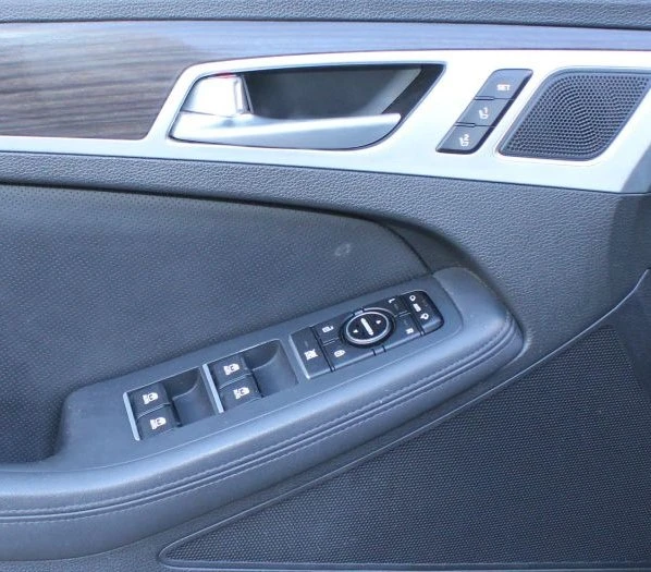 2016 Hyundai Genesis - Image 20 of 20