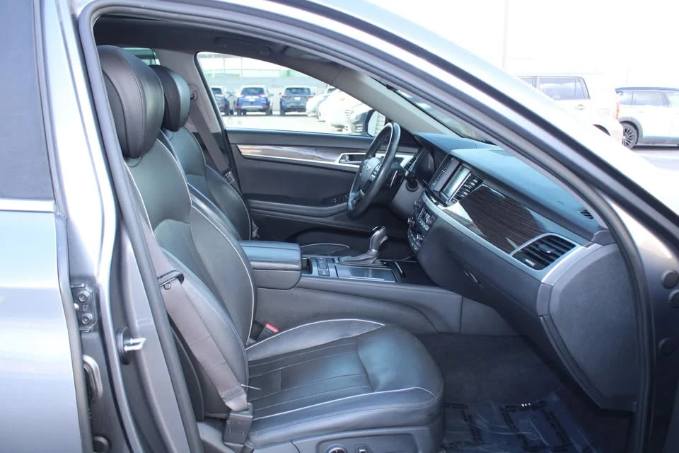 2016 Hyundai Genesis - Image 19 of 20