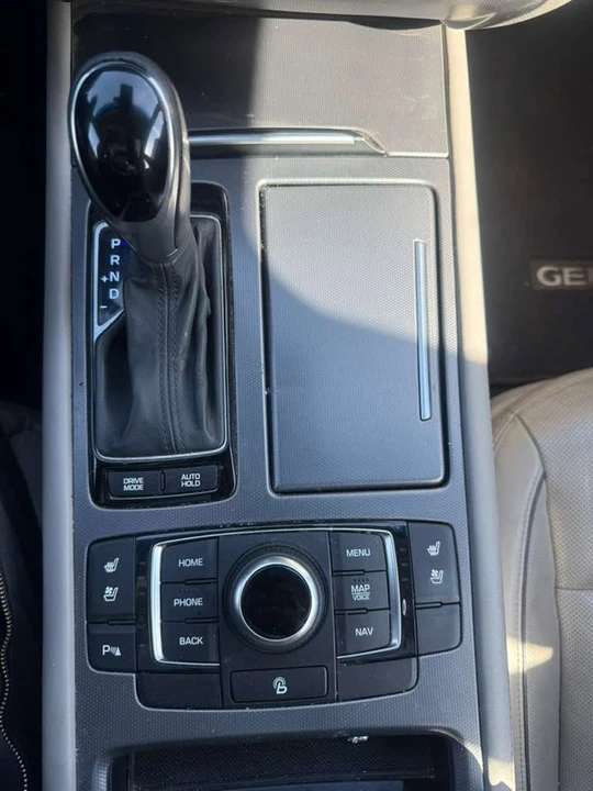 2016 Hyundai Genesis - Image 15 of 15