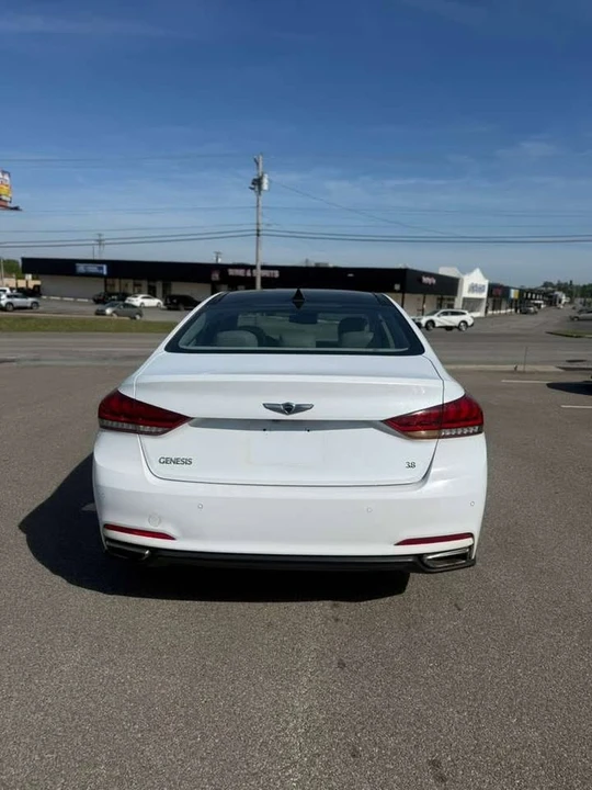 2016 Hyundai Genesis - Image 5 of 15