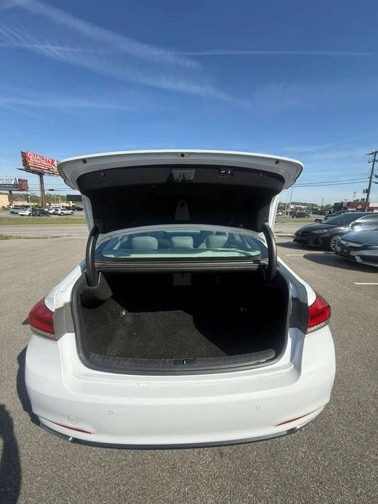 2016 Hyundai Genesis - Image 12 of 15