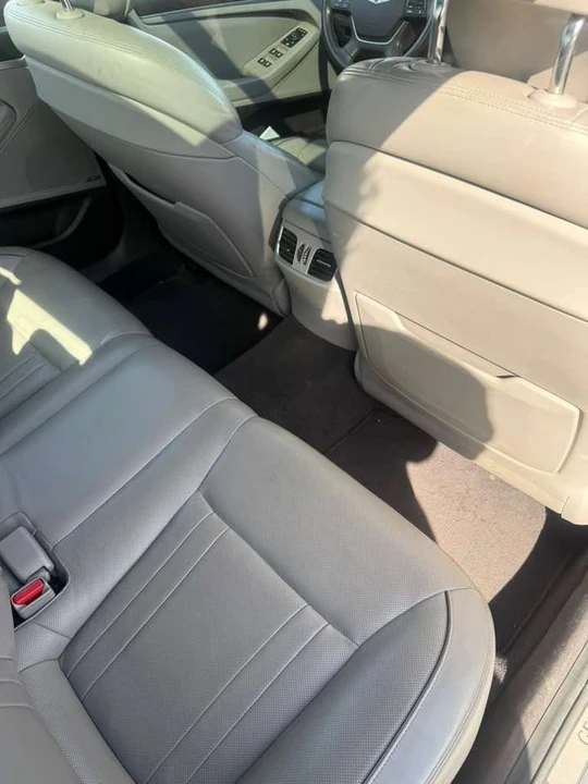 2016 Hyundai Genesis - Image 11 of 15