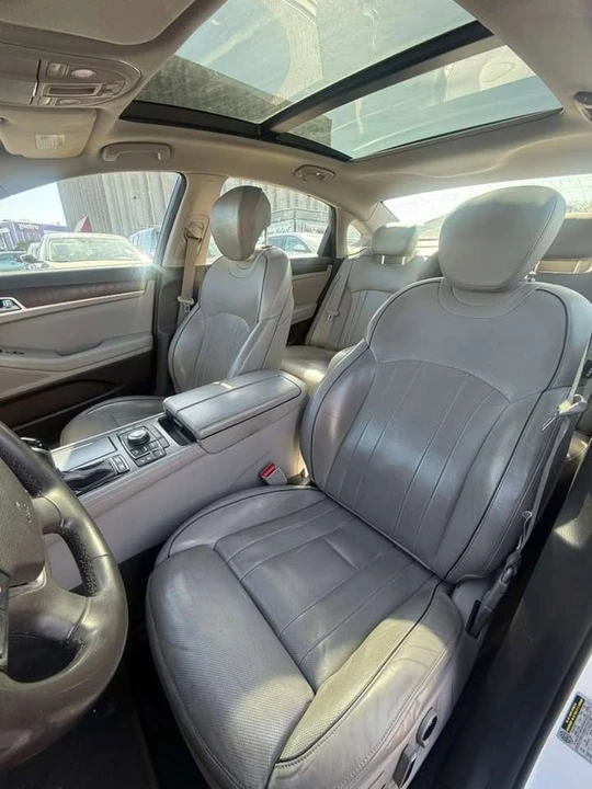 2016 Hyundai Genesis - Image 8 of 15