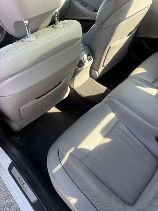 2016 Hyundai Genesis - Image 9 of 15