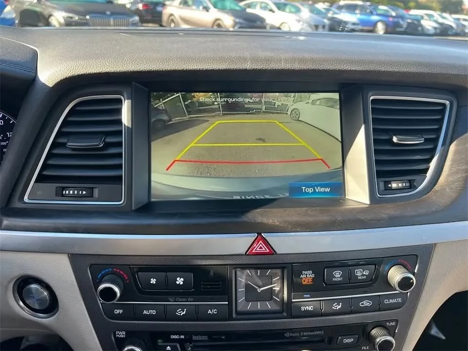 2016 Hyundai Genesis - Image 13 of 15