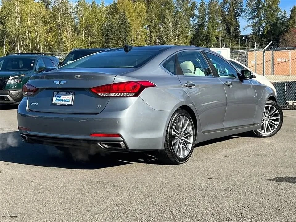 2016 Hyundai Genesis - Image 5 of 15