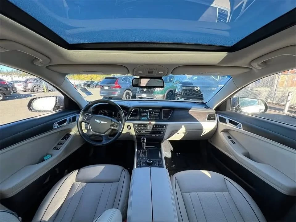 2016 Hyundai Genesis - Image 9 of 15