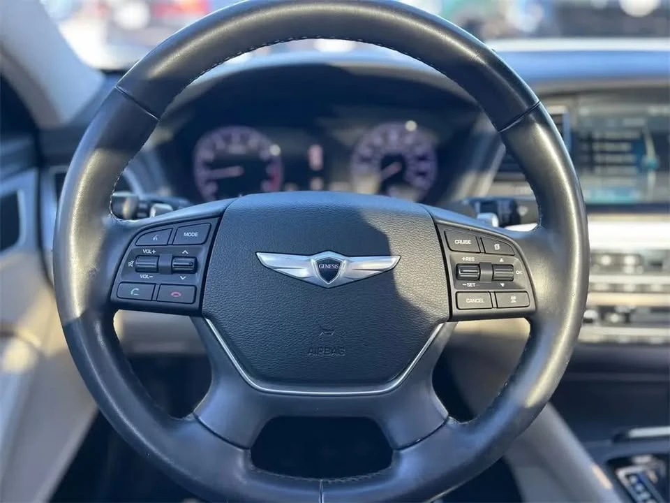 2016 Hyundai Genesis - Image 11 of 15