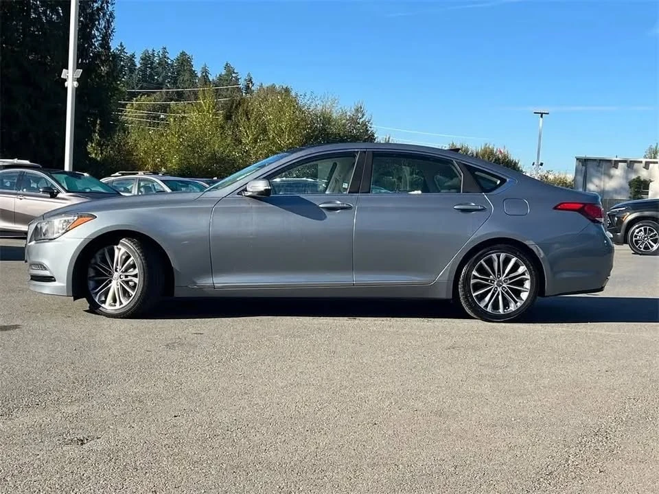 2016 Hyundai Genesis - Image 8 of 15