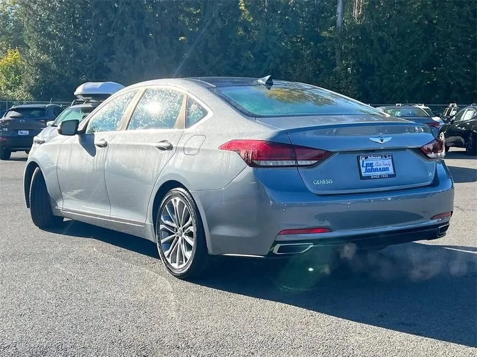 2016 Hyundai Genesis - Image 7 of 15