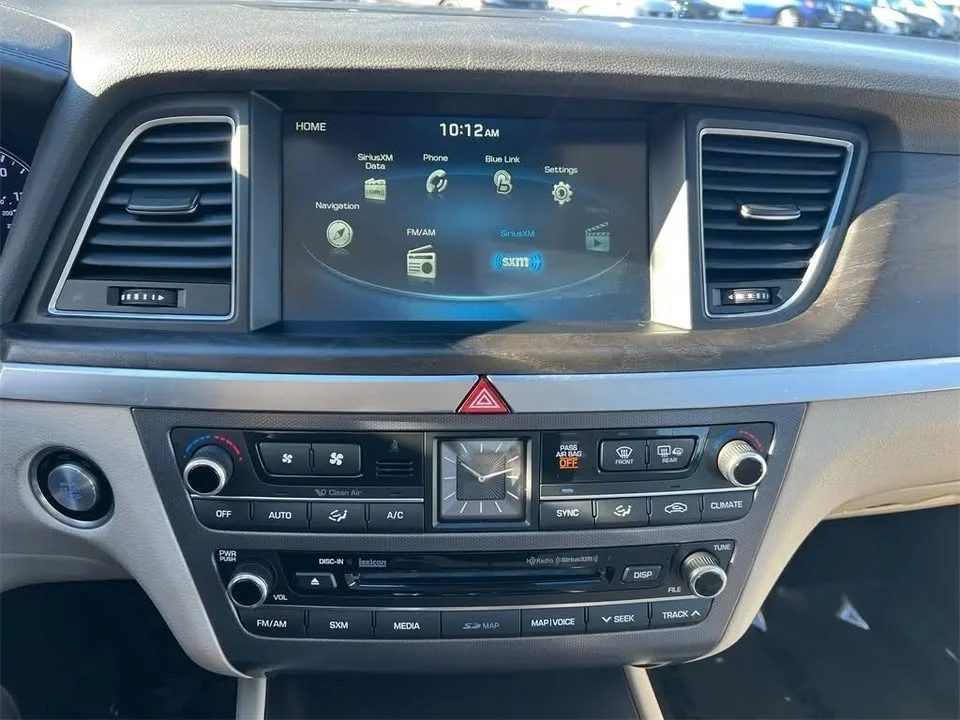 2016 Hyundai Genesis - Image 12 of 15