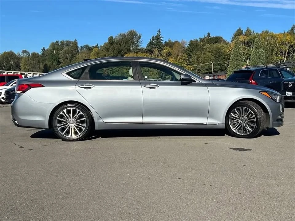 2016 Hyundai Genesis - Image 4 of 15