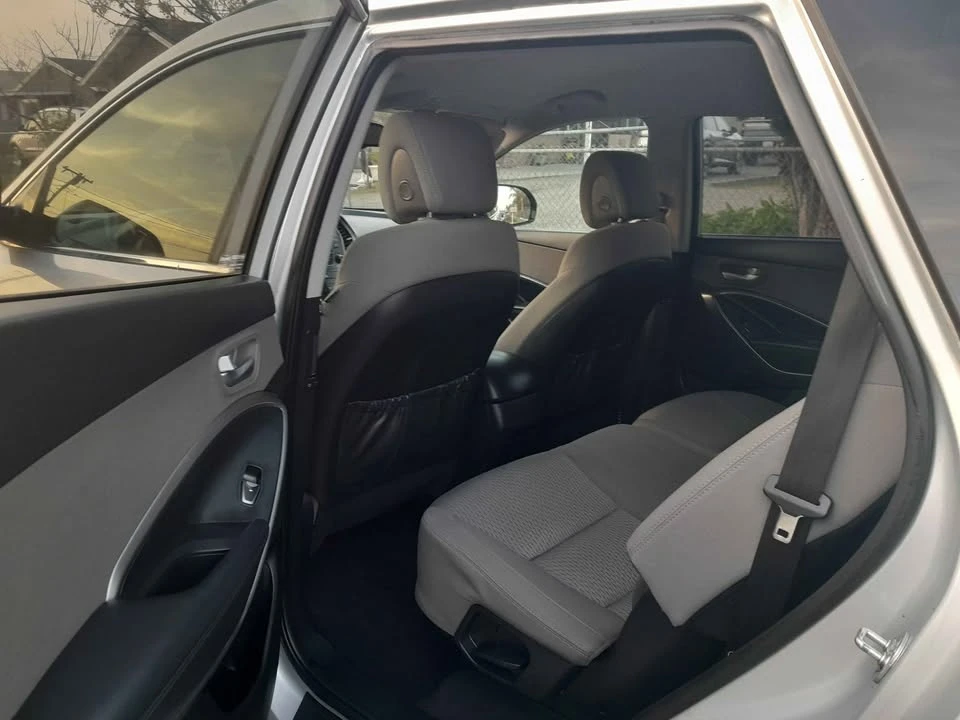 2016 Hyundai Santa Fe - Image 8 of 11