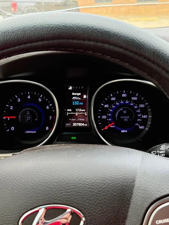 2016 Hyundai Santa Fe - Image 12 of 13