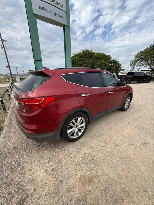 2016 Hyundai Santa Fe - Image 4 of 13