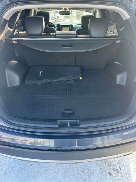 2016 Hyundai Santa Fe - Image 10 of 17