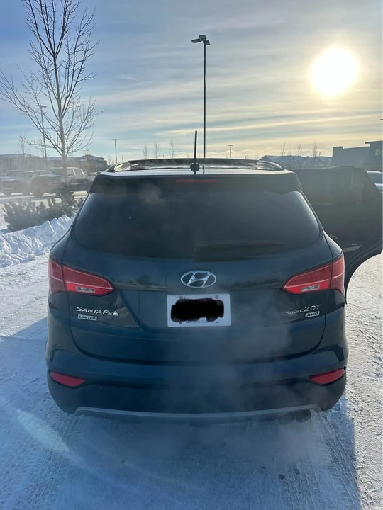 2016 Hyundai Santa Fe - Image 15 of 17
