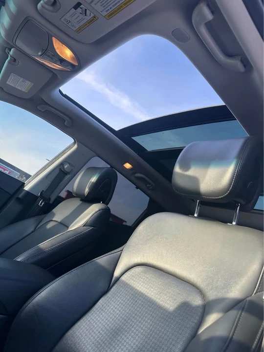 2016 Hyundai Santa Fe - Image 7 of 17