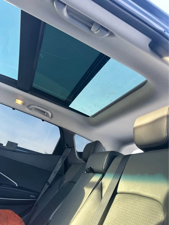 2016 Hyundai Santa Fe - Image 4 of 17