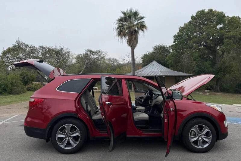 2016 Hyundai Santa Fe - Image 3 of 13