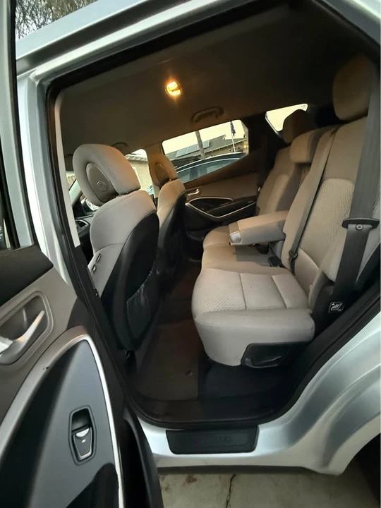 2016 Hyundai Santa Fe - Image 6 of 8
