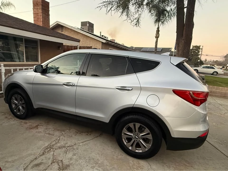 2016 Hyundai Santa Fe - Image 3 of 8