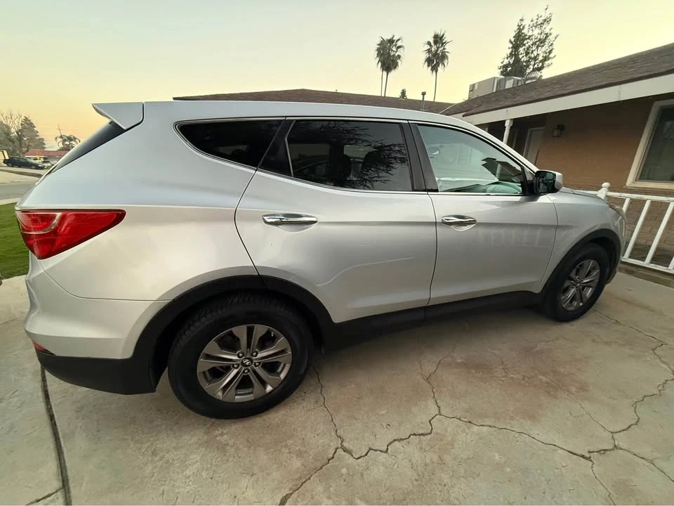 2016 Hyundai Santa Fe - Image 4 of 8