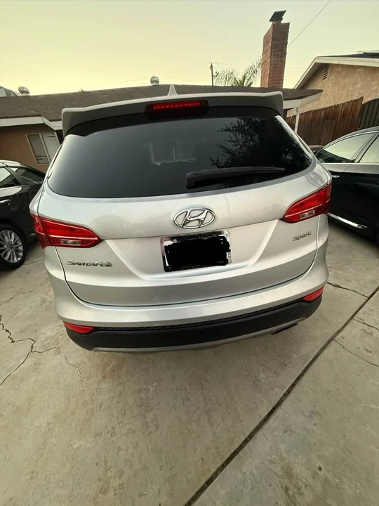 2016 Hyundai Santa Fe - Image 2 of 8