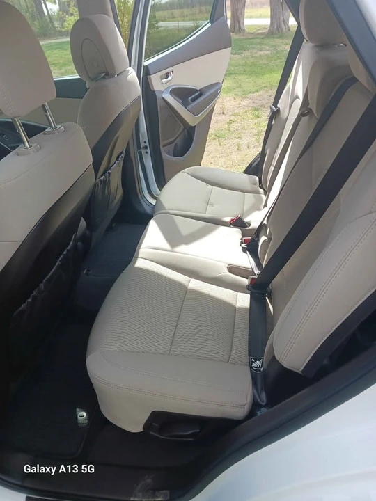 2016 Hyundai Santa Fe - Image 12 of 13