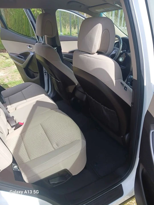 2016 Hyundai Santa Fe - Image 11 of 13