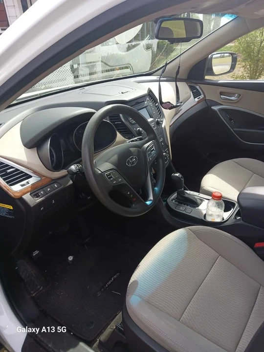 2016 Hyundai Santa Fe - Image 6 of 13