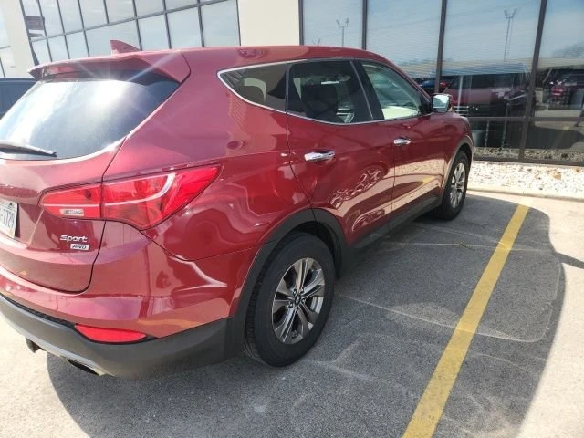 2016 Hyundai Santa Fe - Image 5 of 12