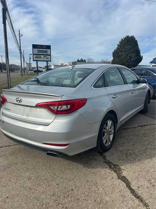 2016 Hyundai Sonata - Image 2 of 3