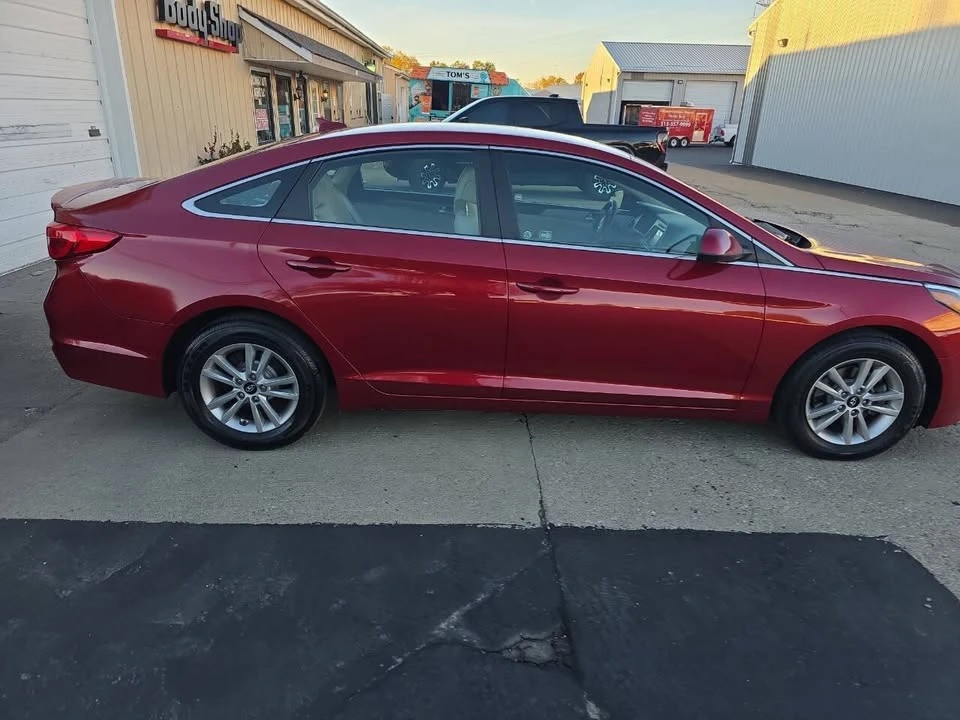 2016 Hyundai Sonata - Image 3 of 10