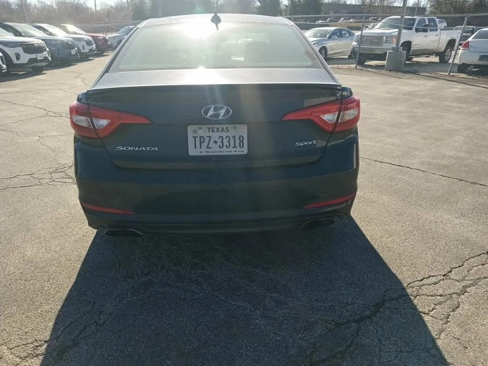 2016 Hyundai Sonata - Image 4 of 16