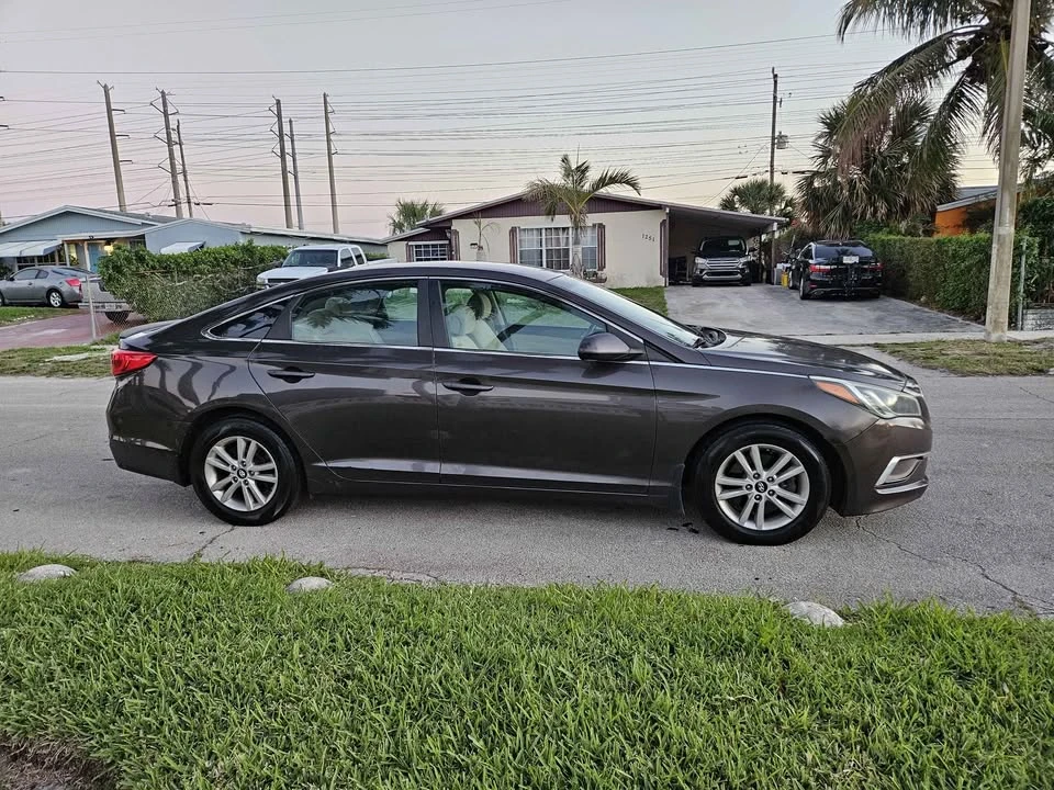 2016 Hyundai Sonata - Image 5 of 10