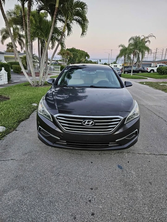 2016 Hyundai Sonata - Image 4 of 10