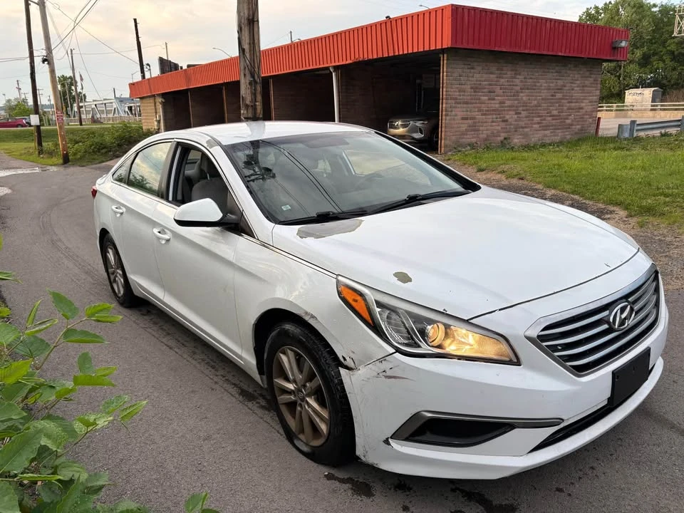 2016 Hyundai Sonata - Image 2 of 6