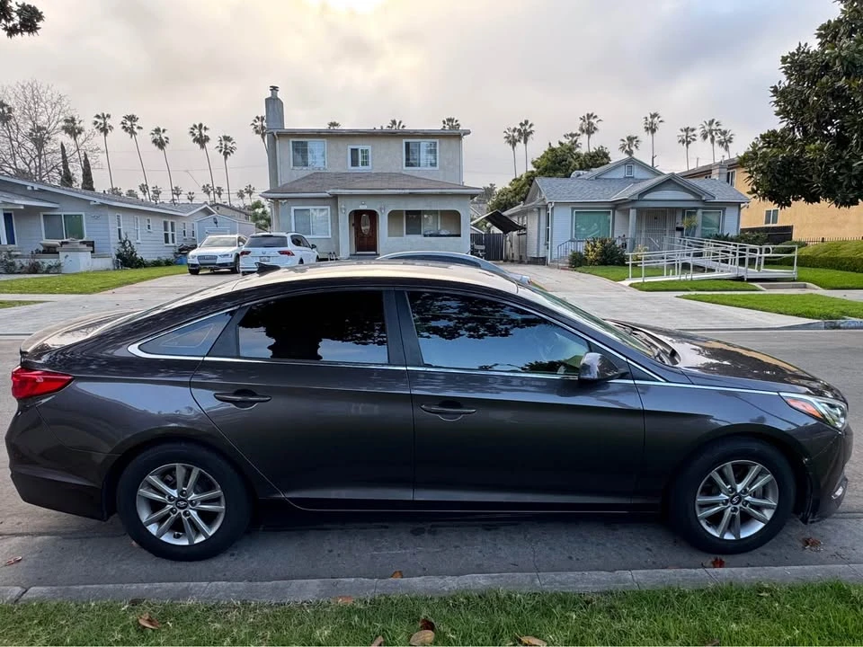 2016 Hyundai Sonata - Image 2 of 8