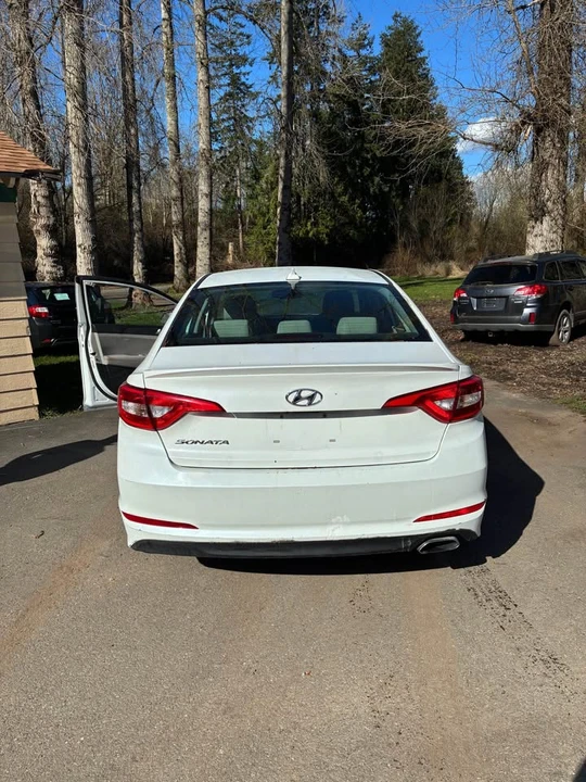 2016 Hyundai Sonata - Image 4 of 8