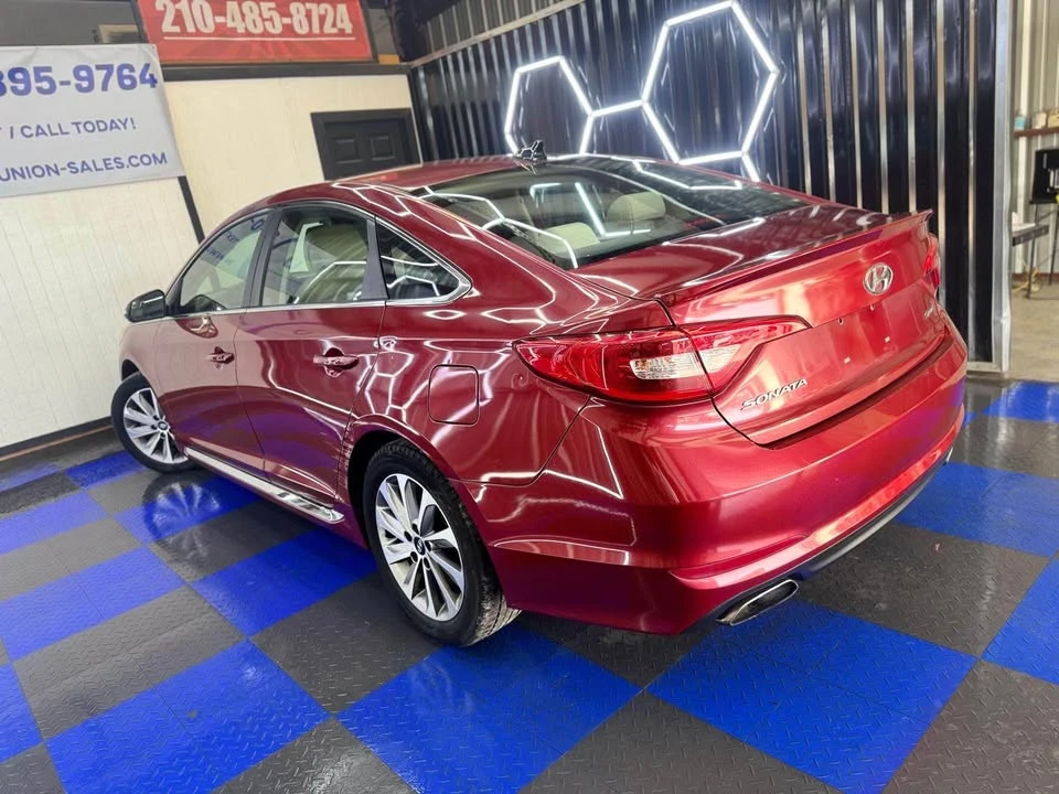 2016 Hyundai Sonata - Image 3 of 10