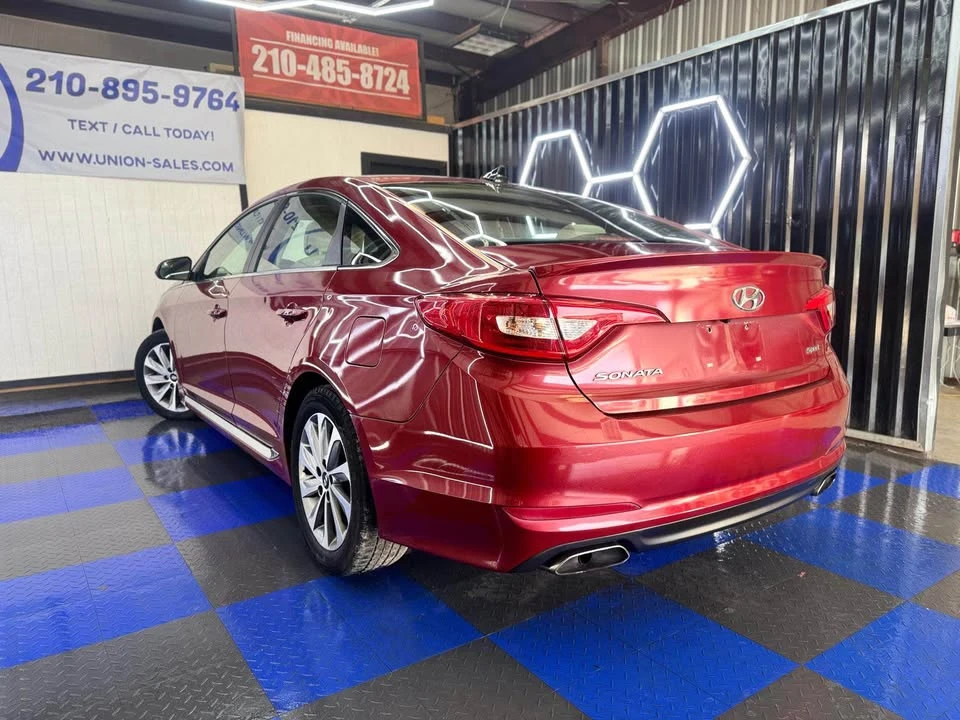 2016 Hyundai Sonata - Image 4 of 10